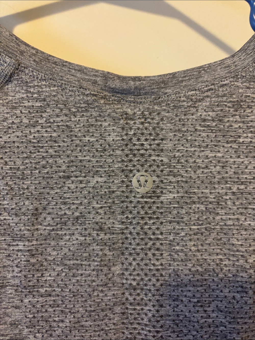 lululemon swiftly tech Gray Short Sleeve Tee with Auburn Logo - Picture 3 of 3